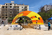 Alumnos de la eAM instalan la carpa para la Feria del Libro de Málaga