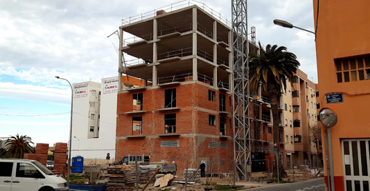 New building facade with UnoFin Prime (Valencia, Spain)